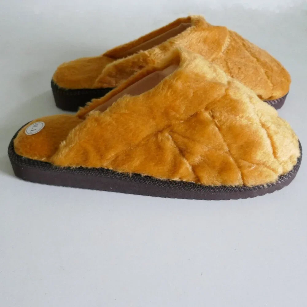 NWOT tawny/ brown faux fur house slippers unisex size M/L